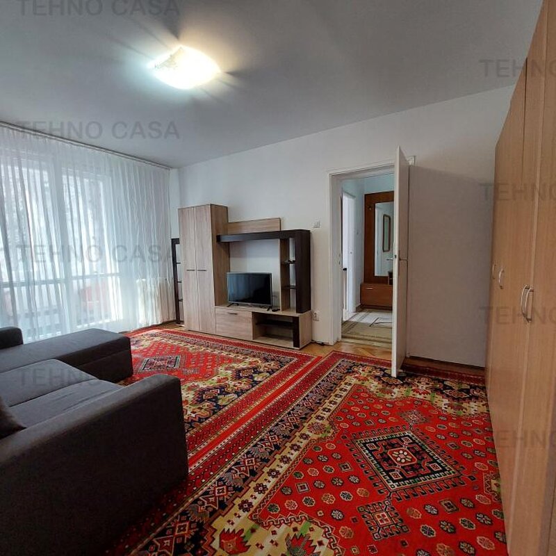 Titan metrou 10 minute mers, Potcoava, foarte curat, et.1/4, Intr Badeni