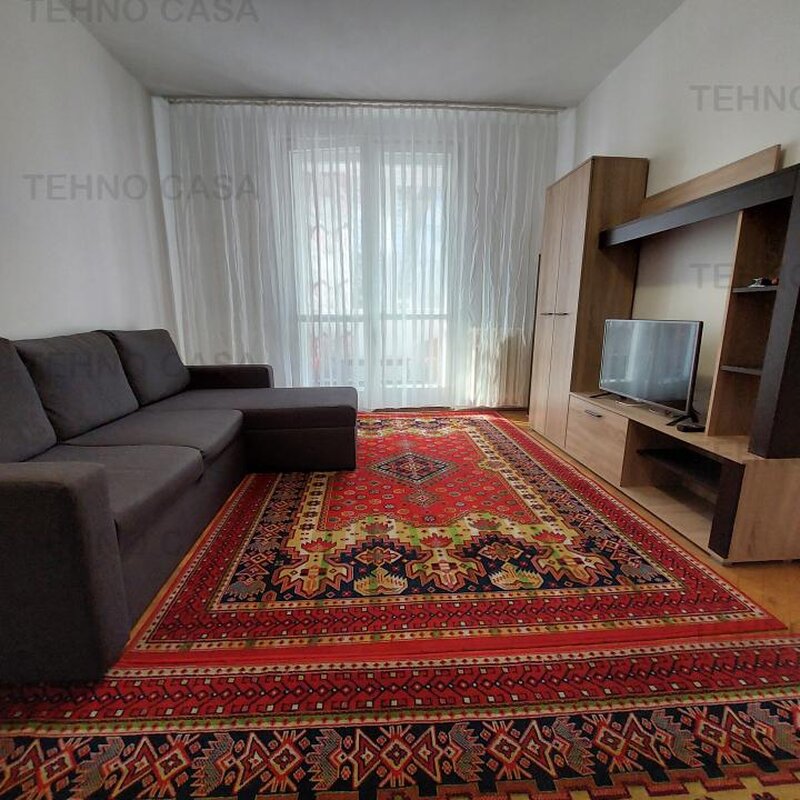 Titan metrou 10 minute mers, Potcoava, foarte curat, et.1/4, Intr Badeni