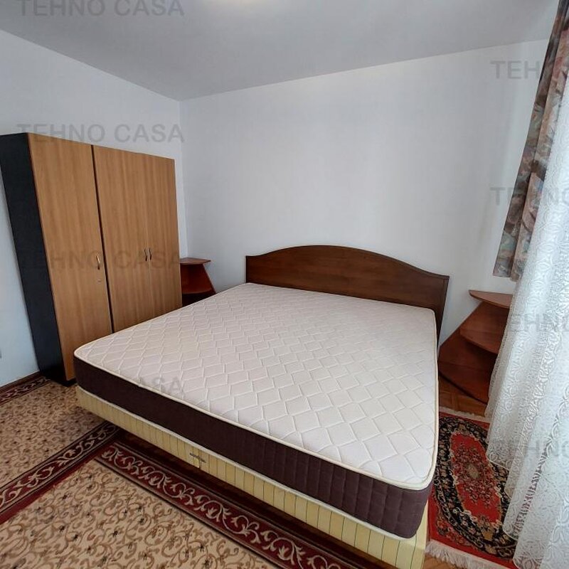 Titan metrou 10 minute mers, Potcoava, foarte curat, et.1/4, Intr Badeni